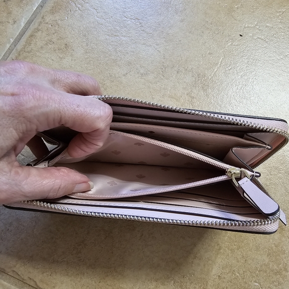 Kate Spade Cameron Paper Rose Large Continental Wallet - Picture 4 of 6